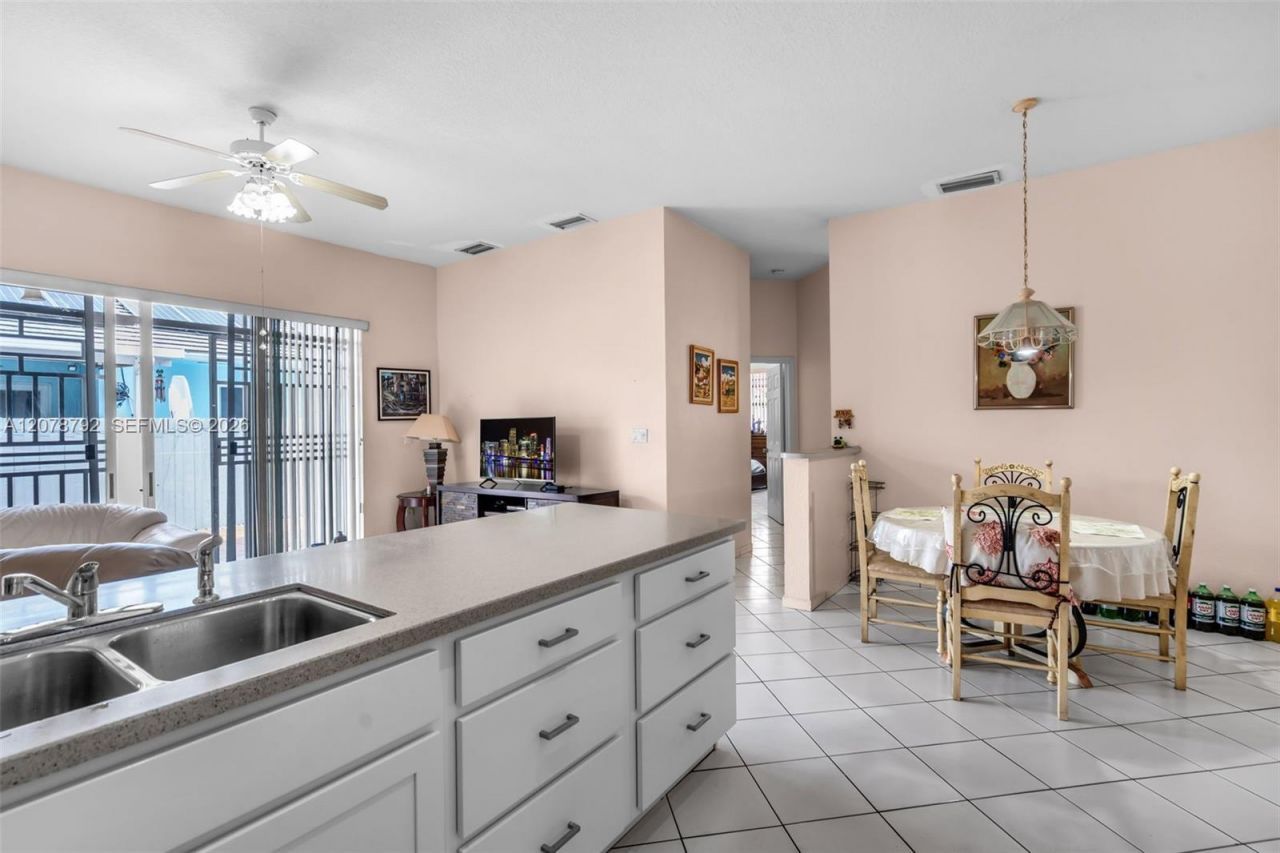 9053 NW 146th Ter, Miami Lakes, FL 33018 Photo