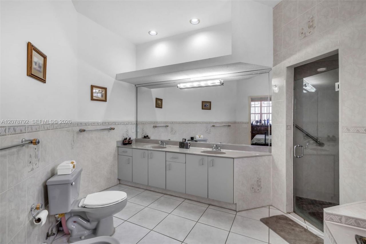9053 NW 146th Ter , Miami Lakes, FL 33018 Photo