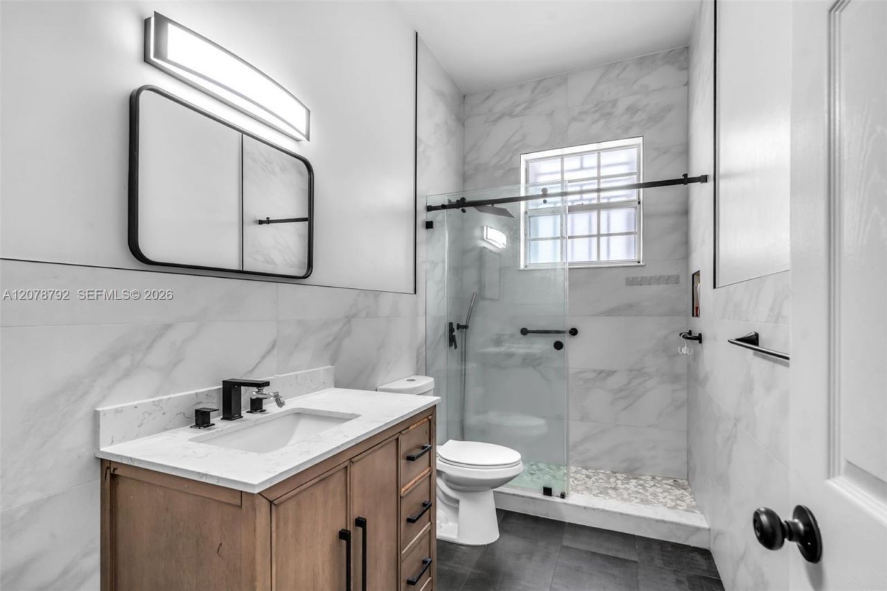 9053 NW 146th Ter , Miami Lakes, FL 33018 Photo
