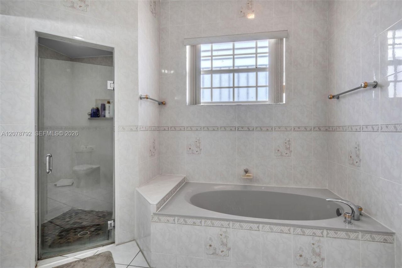 9053 NW 146th Ter, Miami Lakes, FL 33018 Photo