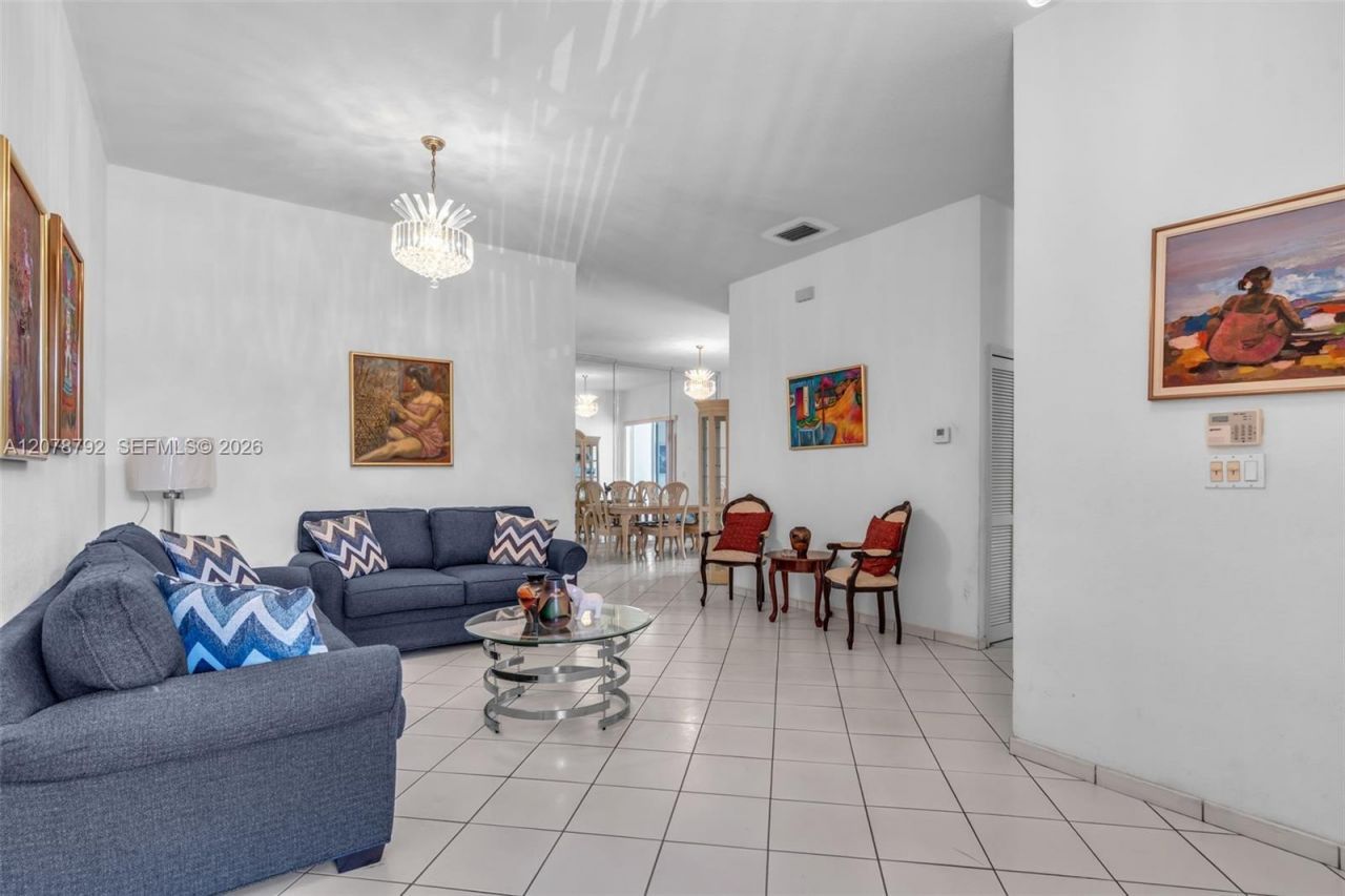 9053 NW 146th Ter, Miami Lakes, FL 33018 Photo