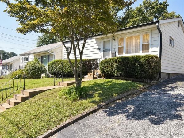3907 McCausland Avenue , St Louis, MO 63109