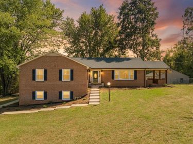 11207 E Lynchburg Salem Turnpike, Forest, VA 24551