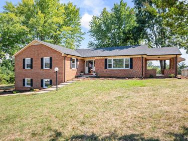 11207 E Lynchburg Salem Turnpike, Forest, VA 24551