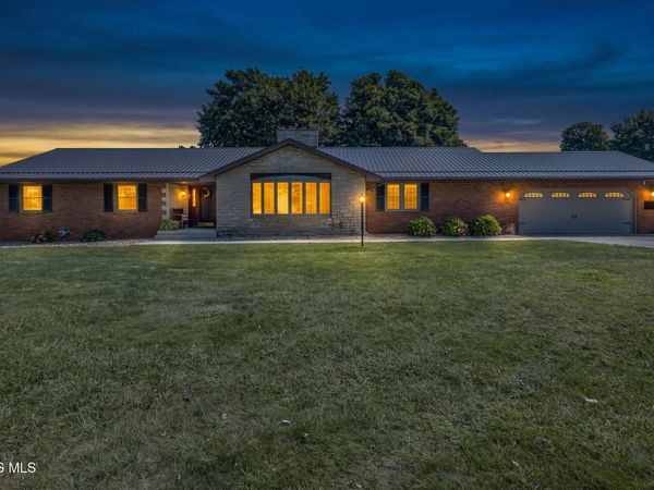 915 N Warpole Street , Upper Sandusky, OH 43351