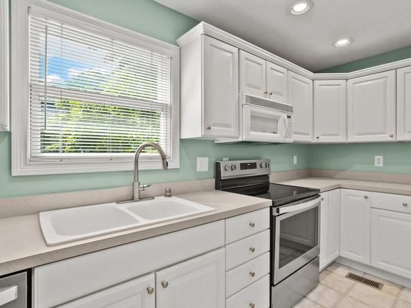 2365 Worthington Drive, Troy, OH 45373 Photo 19
