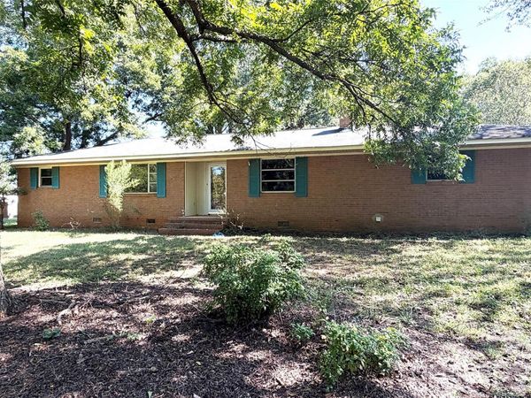 1515 Pleasant Plains Road , Matthews, NC 28105
