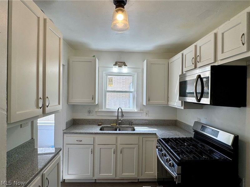 1670 Williams Street, Cuyahoga Falls, OH 44221 Photo 3