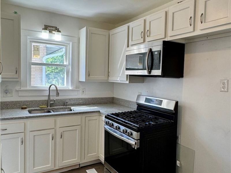 1670 Williams Street, Cuyahoga Falls, OH 44221 Photo 4