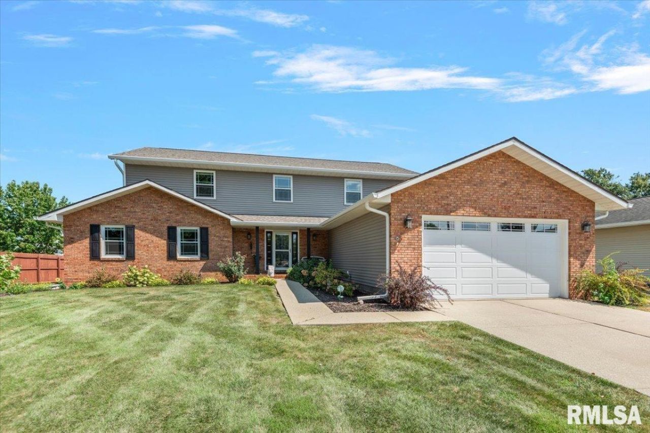 3220 Red Bud Lane, Springfield, IL 62712 Main Photo