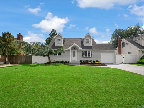 126 Lambert Avenue , Farmingdale, NY 11735