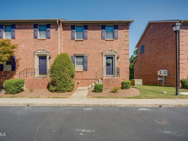 42 Oak Leaf Circle, Unit 42, Johnson City, TN 37601