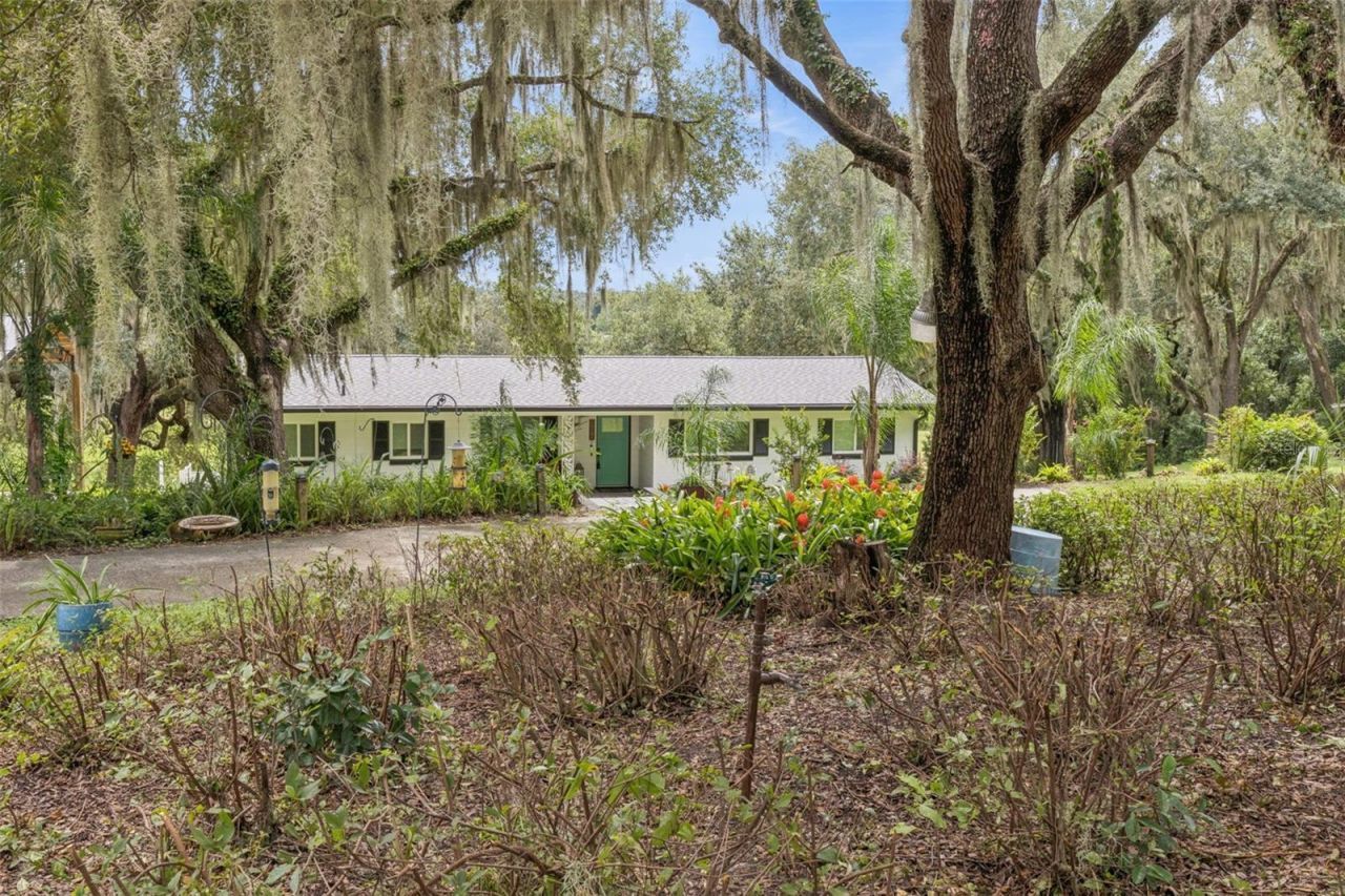 1476 Spring Lake Road, Fruitland Park, FL 34731 Photo