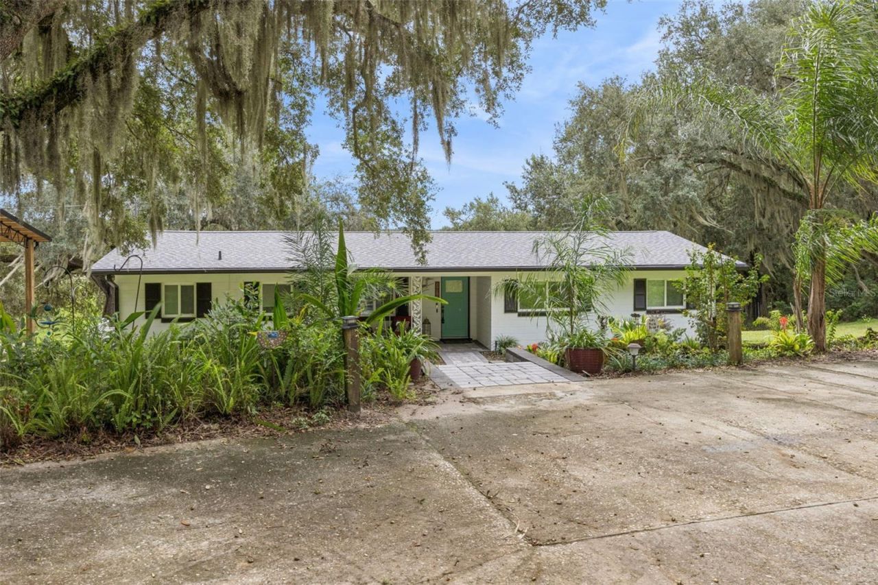 1476 Spring Lake Road, Fruitland Park, FL 34731 Photo