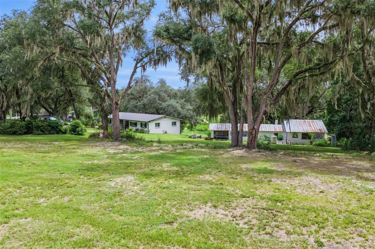 1476 Spring Lake Road, Fruitland Park, FL 34731 Photo
