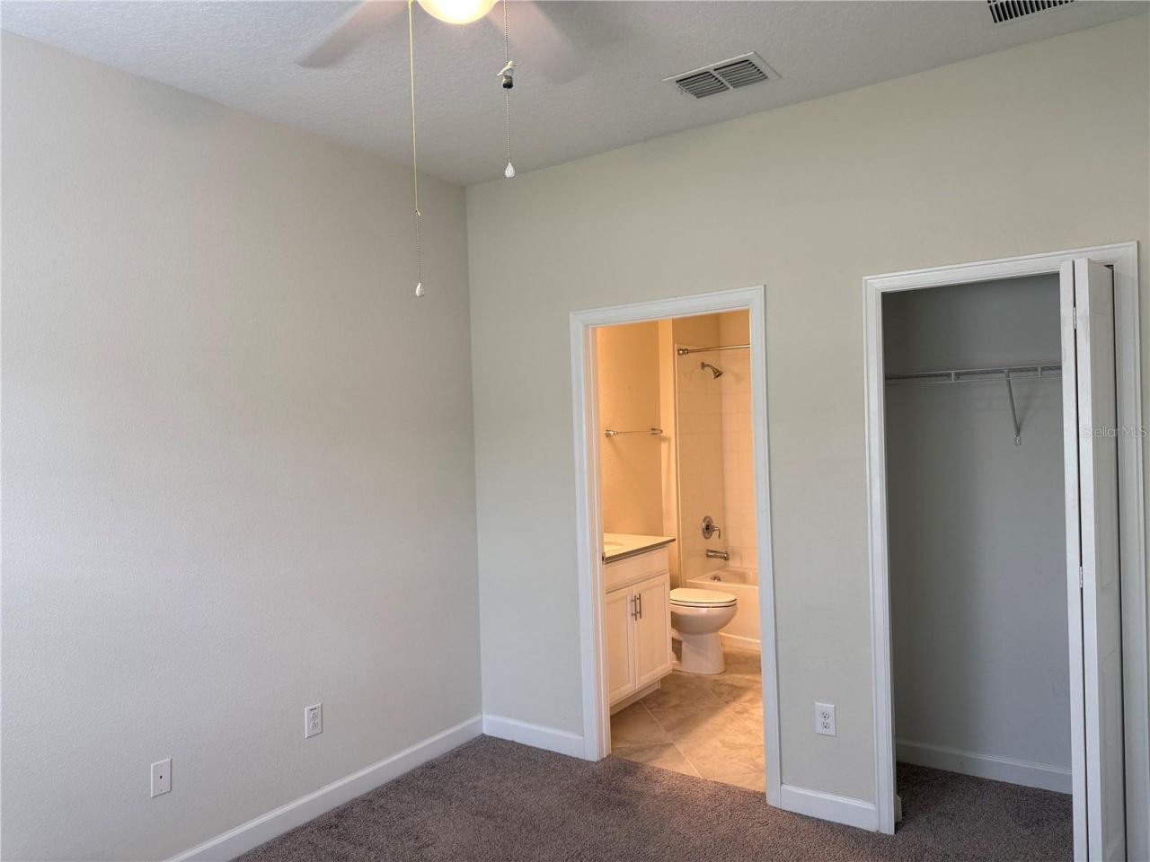 3537 Belland Circle, Unit 9E, Clermont, FL 34711 Photo