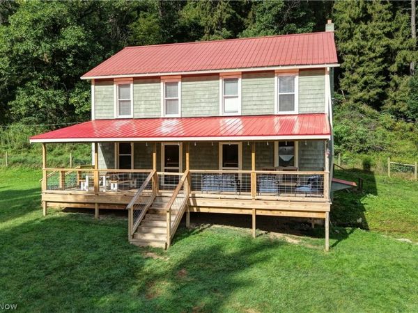 1279 Fox Avenue SE, Paris, OH 44669