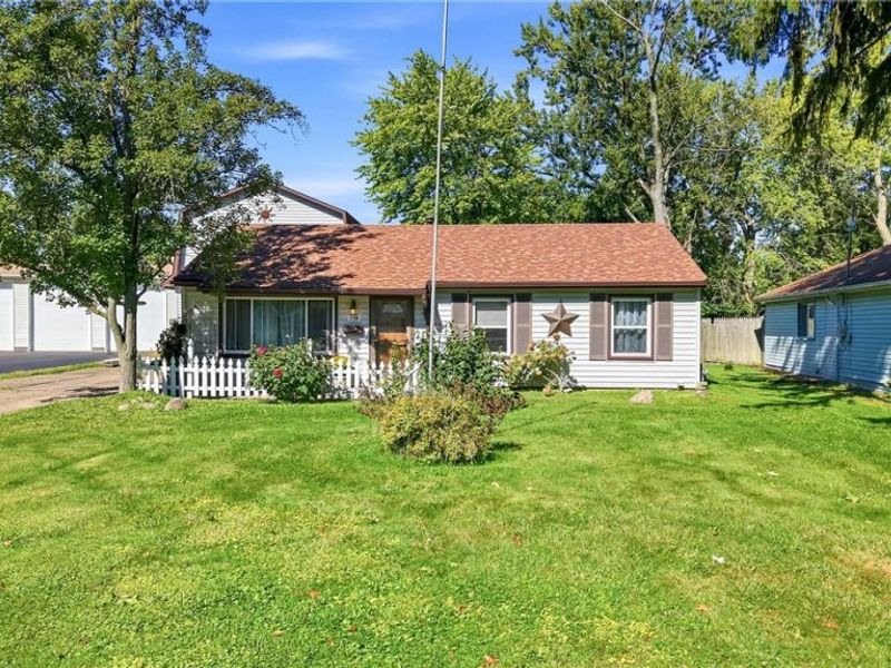 238 Marcia Drive, Austintown, OH 44515 Photo 2