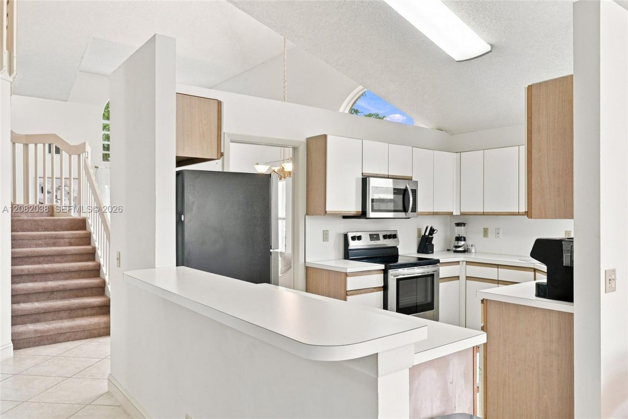 2873 Oak Park Cir, Davie, FL 33328 Photo