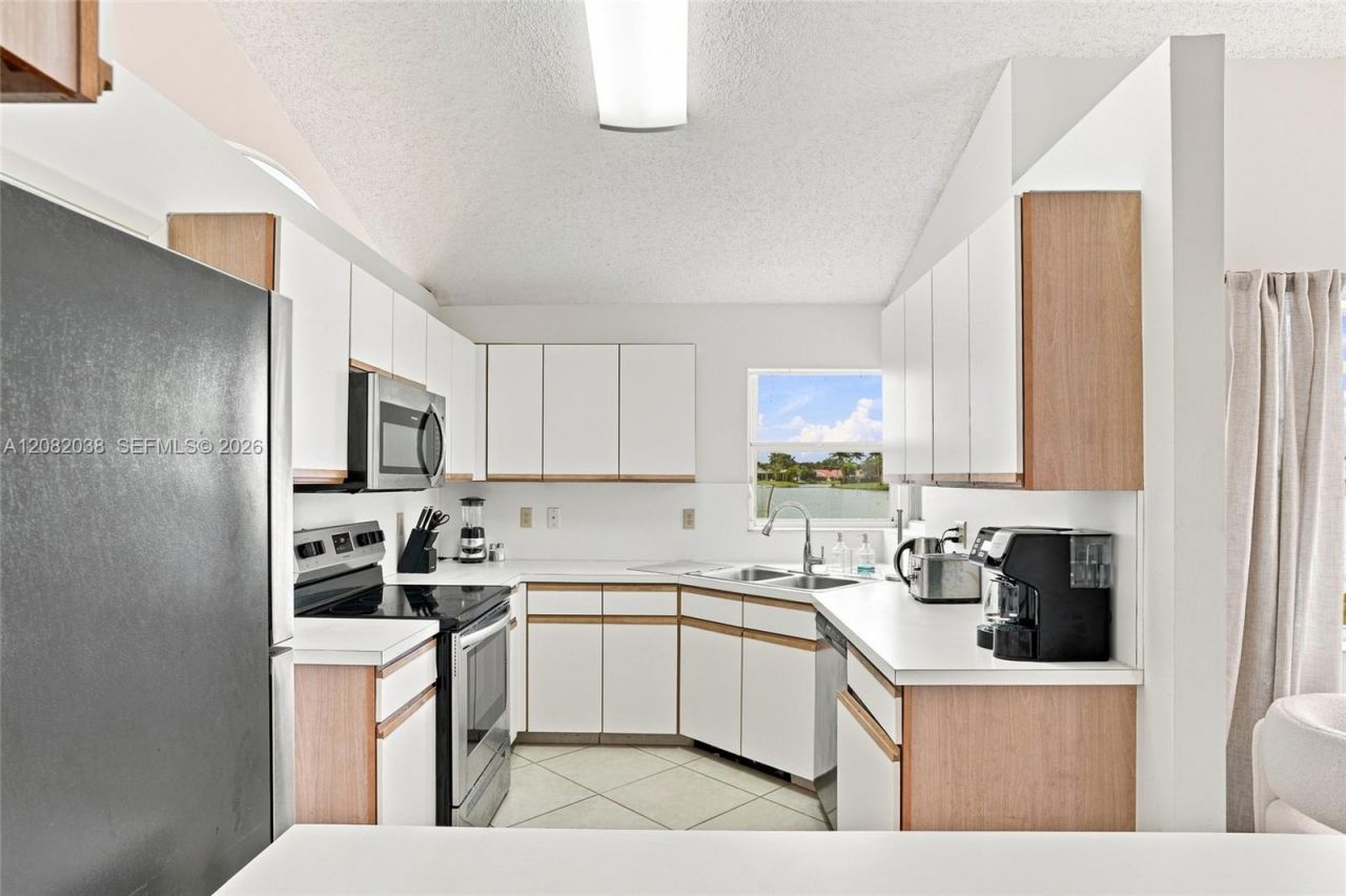 2873 Oak Park Cir, Davie, FL 33328 Photo