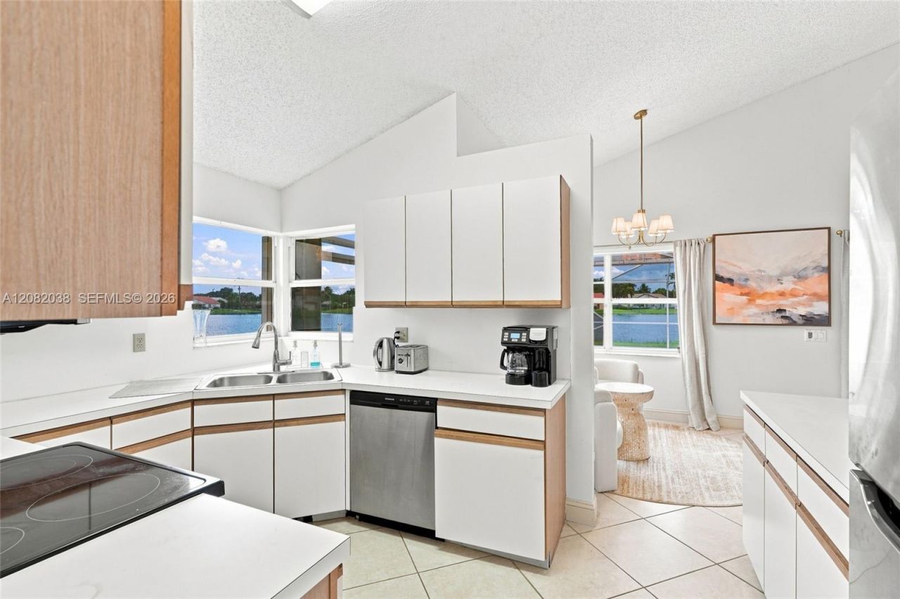 2873 Oak Park Cir, Davie, FL 33328 Photo
