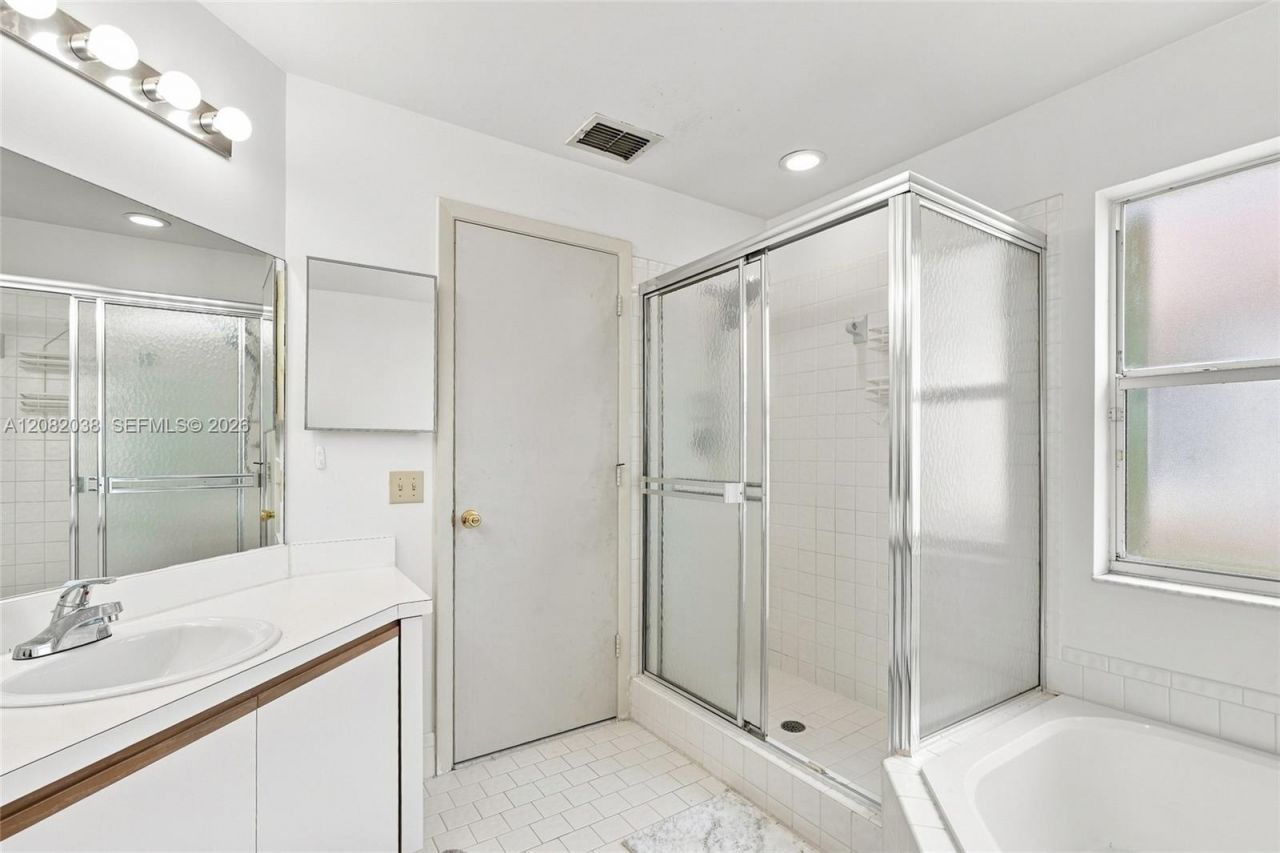 2873 Oak Park Cir, Davie, FL 33328 Photo