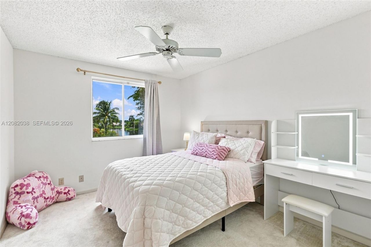 2873 Oak Park Cir, Davie, FL 33328 Photo