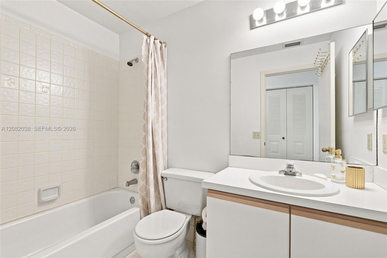 2873 Oak Park Cir, Davie, FL 33328 Photo