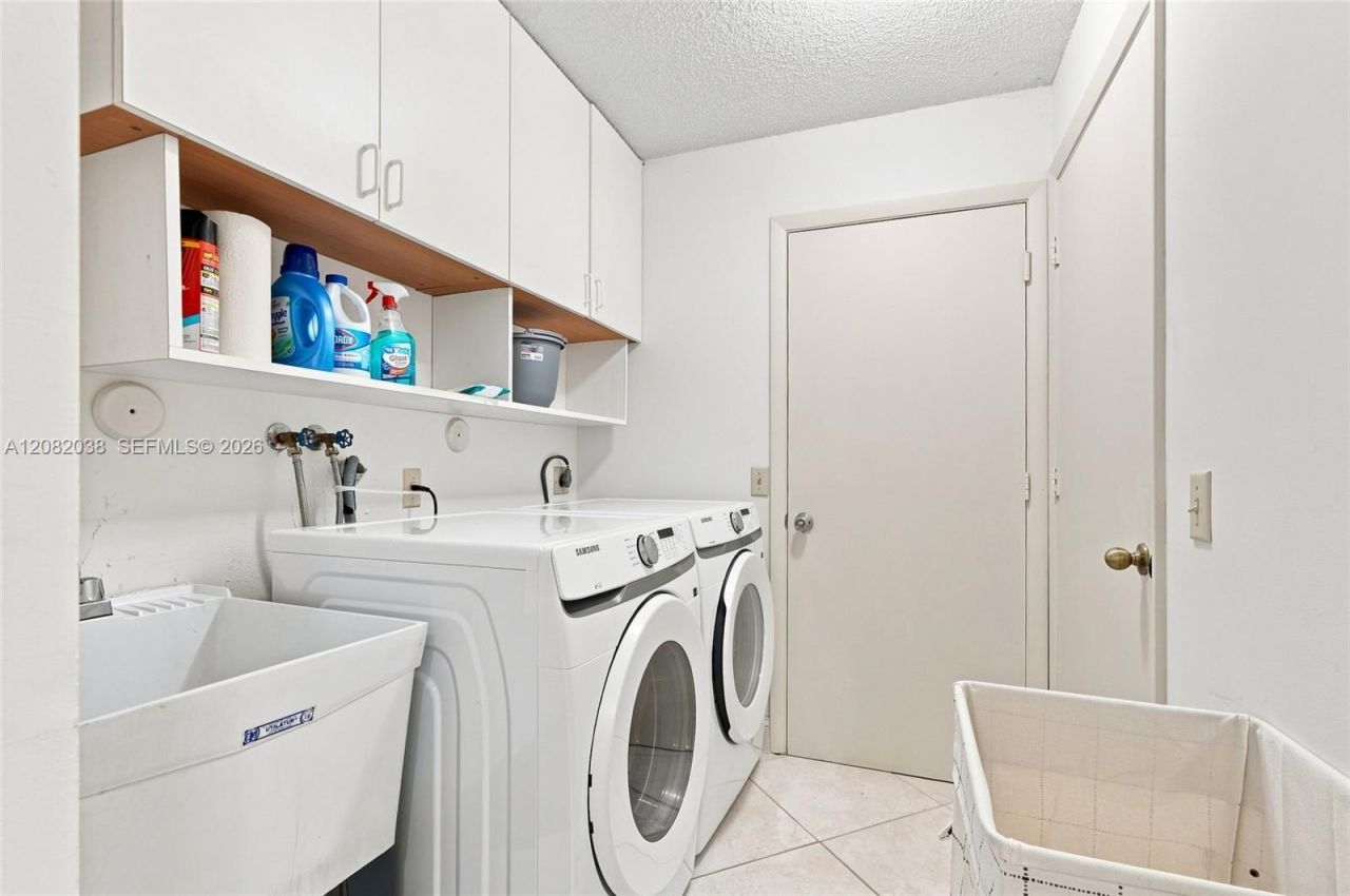 2873 Oak Park Cir, Davie, FL 33328 Photo