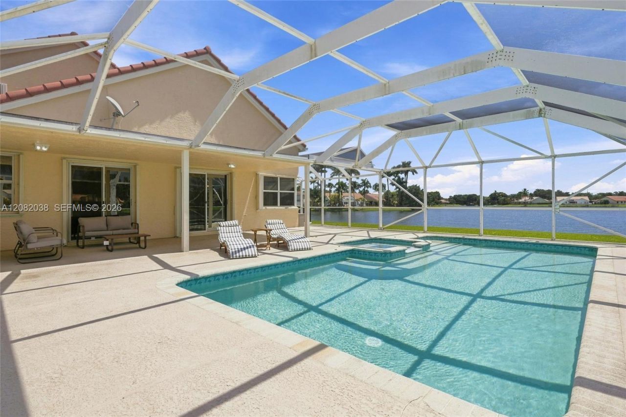 2873 Oak Park Cir, Davie, FL 33328 Photo