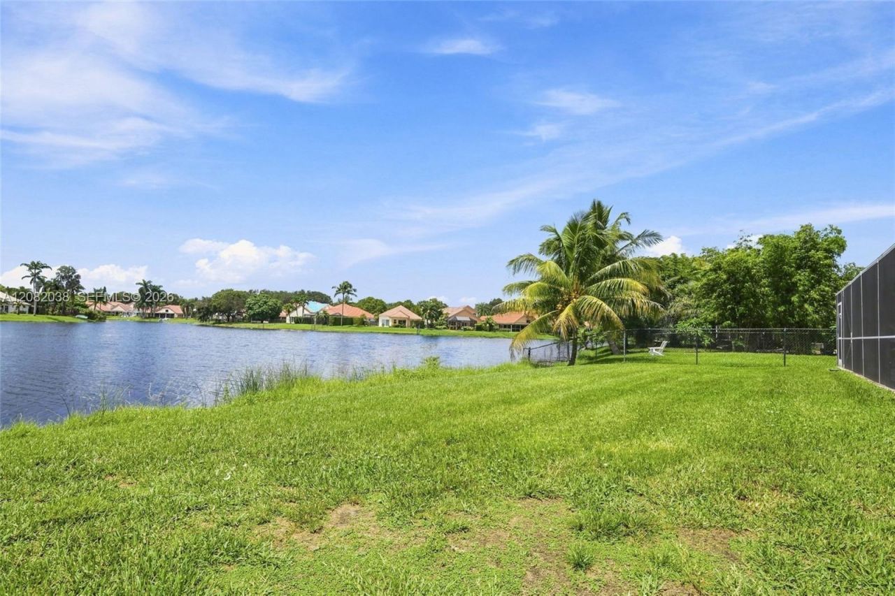 2873 Oak Park Cir, Davie, FL 33328 Photo