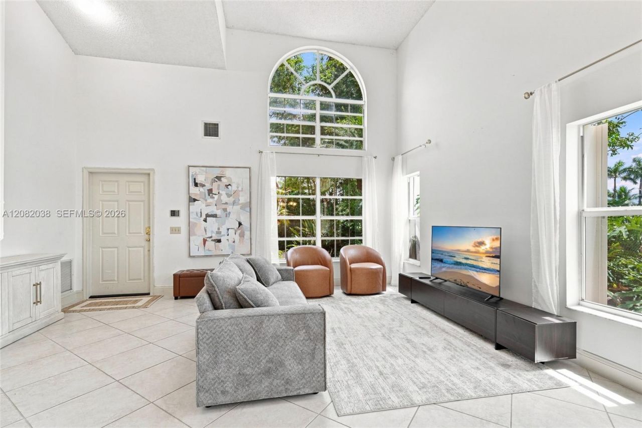2873 Oak Park Cir, Davie, FL 33328 Photo