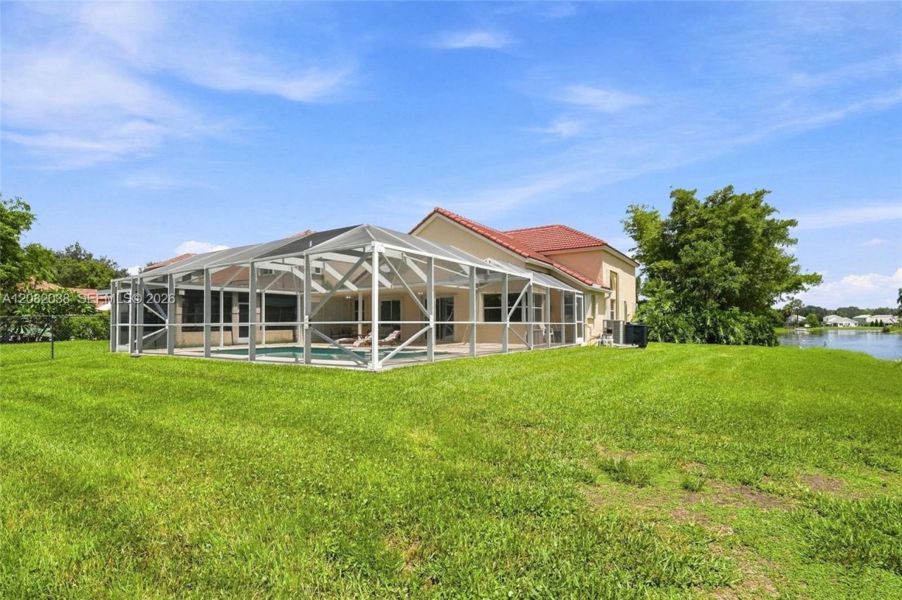 2873 Oak Park Cir, Davie, FL 33328 Photo