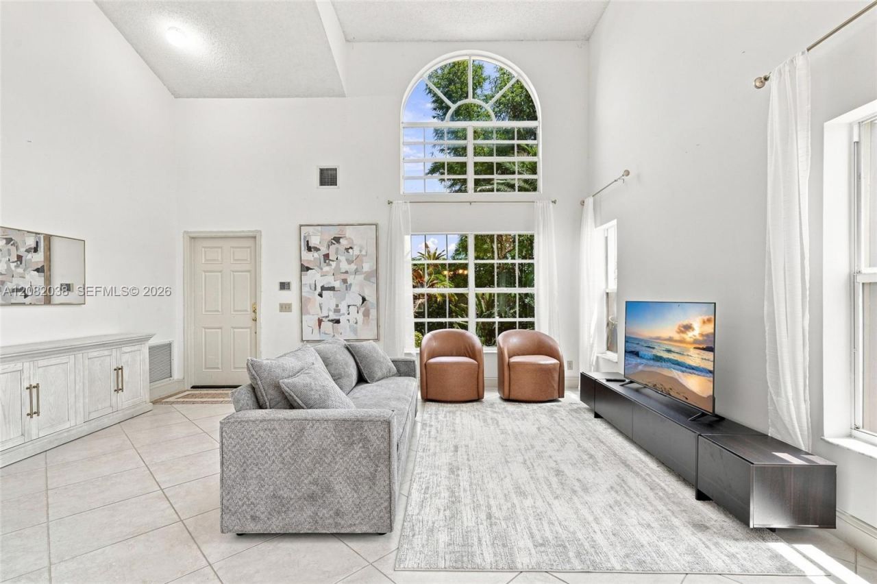 2873 Oak Park Cir, Davie, FL 33328 Photo