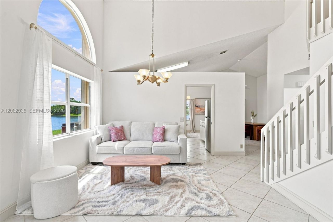 2873 Oak Park Cir, Davie, FL 33328 Photo