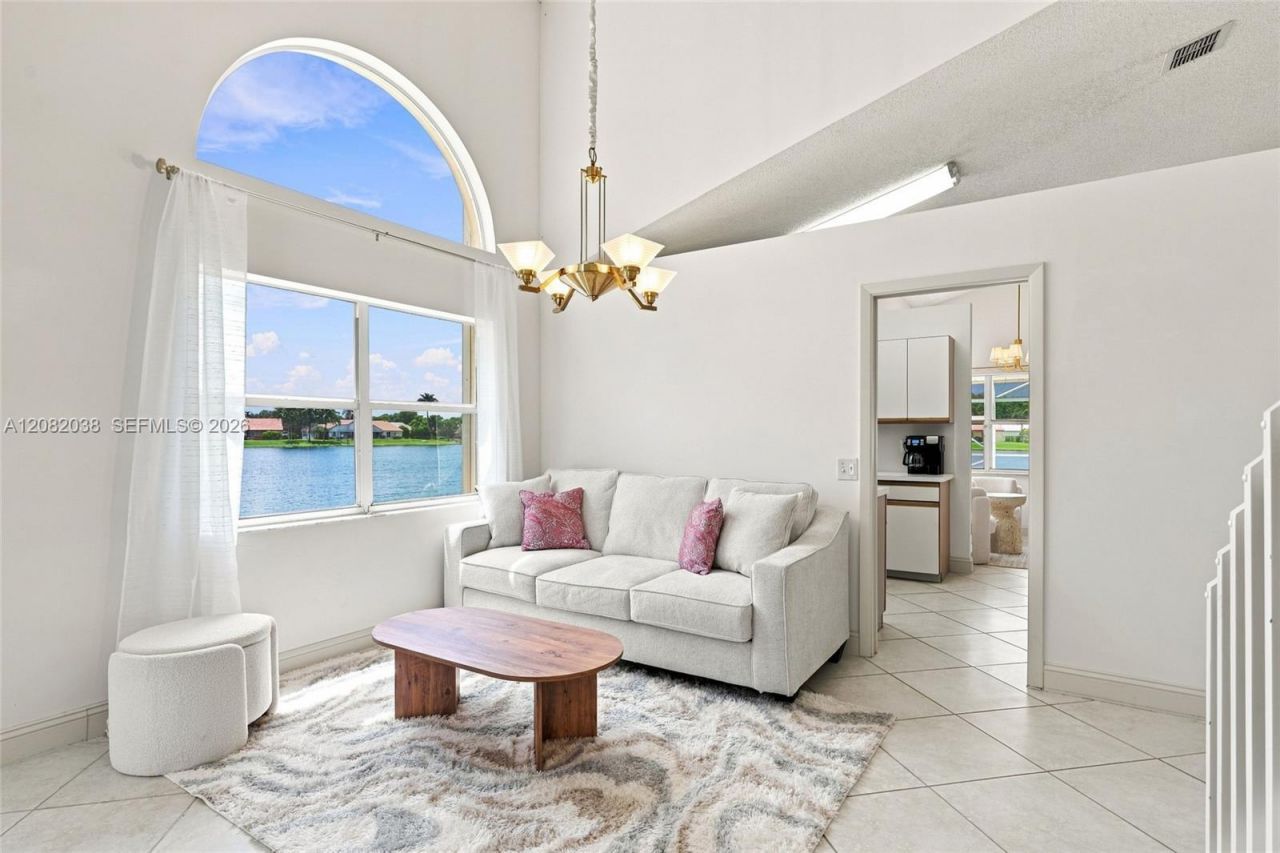 2873 Oak Park Cir, Davie, FL 33328 Photo