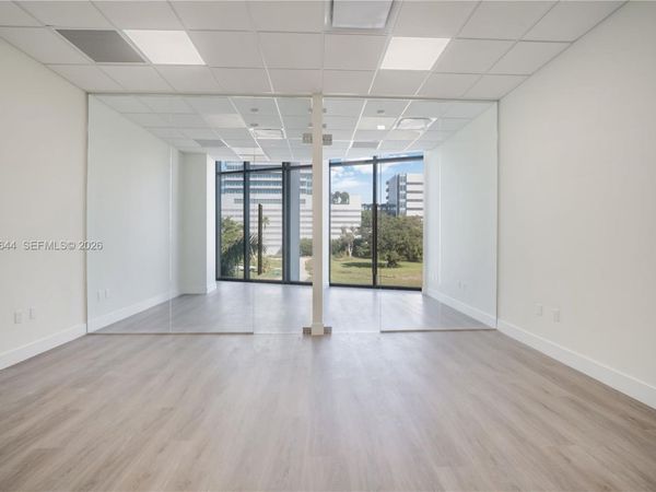 21290 Biscayne Blvd , Unit 200, Aventura, FL 33180