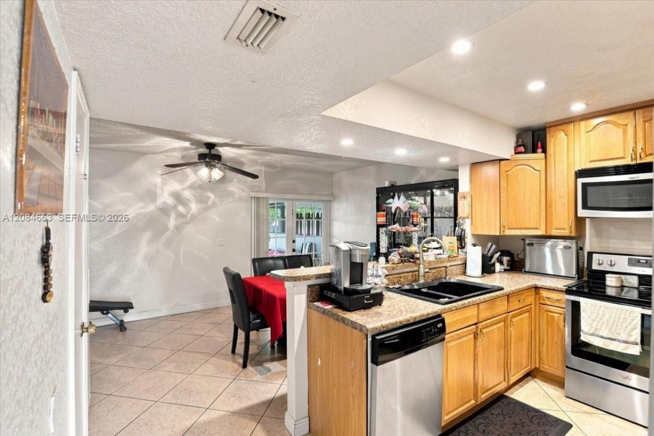 7597 NW 75th Ave, Tamarac, FL 33321 Photo