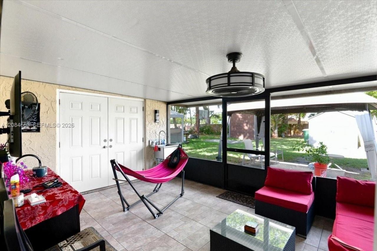 7597 NW 75th Ave, Tamarac, FL 33321 Photo