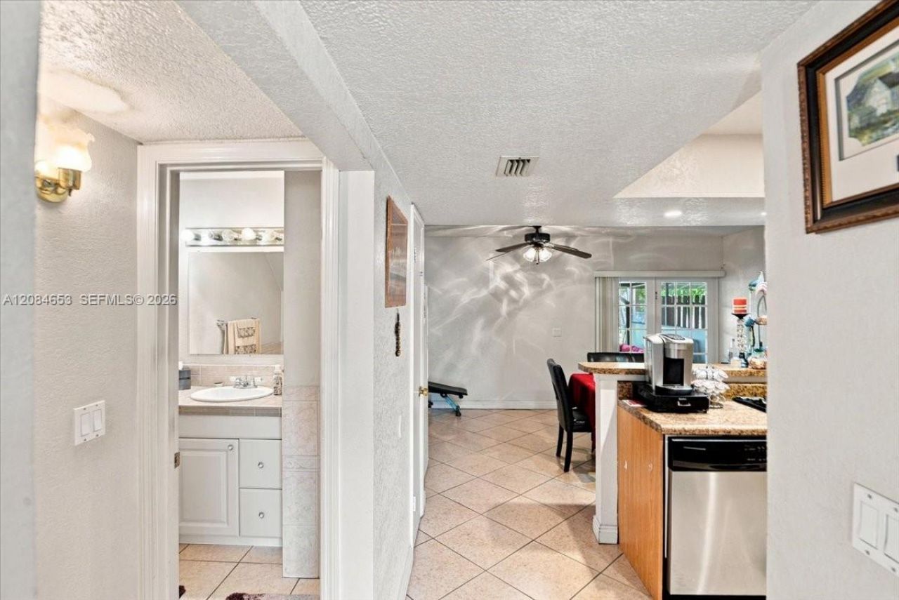 7597 NW 75th Ave, Tamarac, FL 33321 Photo