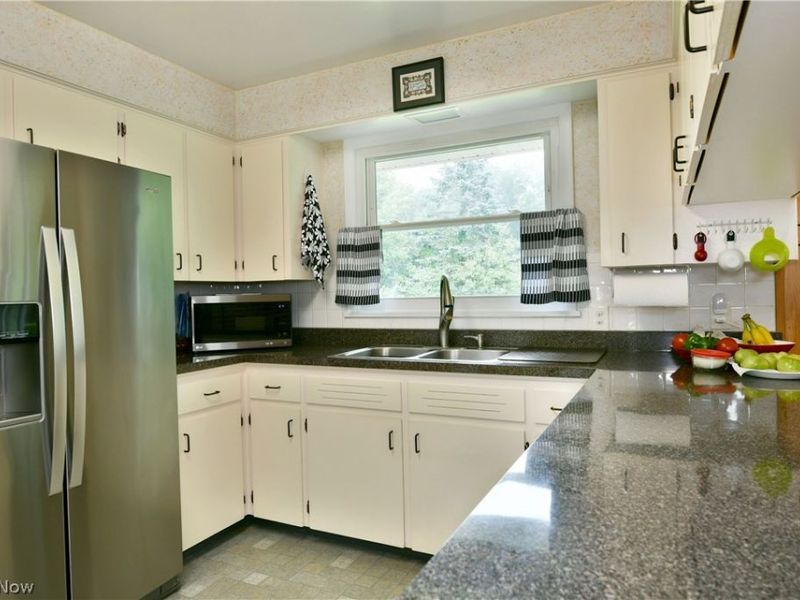 8637 Squirrel Hill Drive NE, Warren, OH 44484 Photo 14