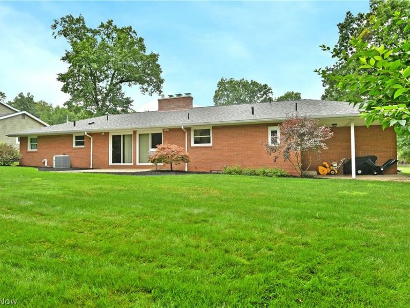 8637 Squirrel Hill Drive NE, Warren, OH 44484 Photo 45