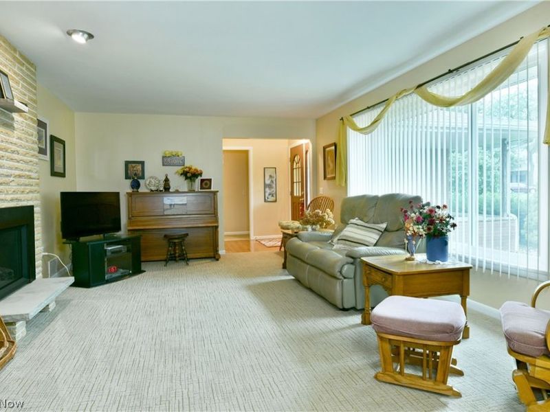 8637 Squirrel Hill Drive NE, Warren, OH 44484 Photo 6