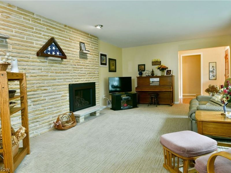 8637 Squirrel Hill Drive NE, Warren, OH 44484 Photo 7