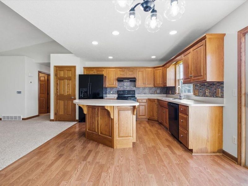 87 Struble Circle, Fredericktown, OH 43019 Photo 7
