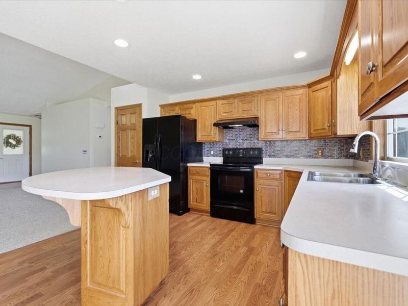 87 Struble Circle, Fredericktown, OH 43019 Photo 8