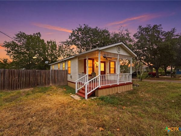 1904 Dreyer Lane Street , Gonzales, TX 78629
