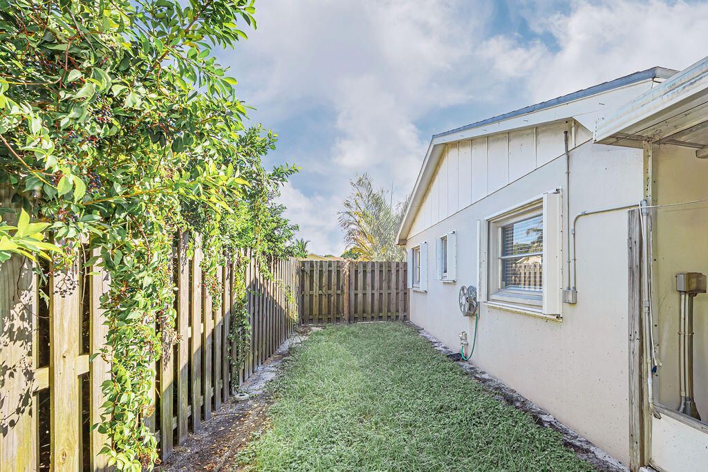 1750 16th Avenue N, Lake Worth Beach, FL 33460 Photo