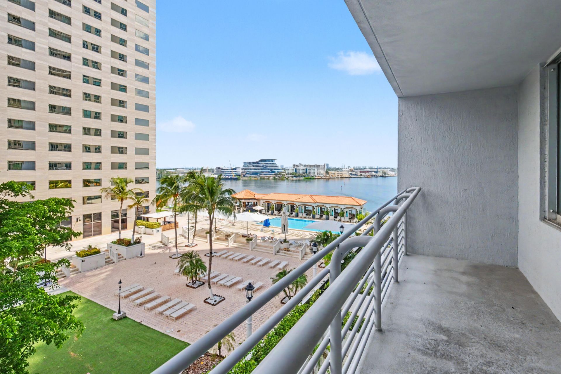 335 S Biscayne Boulevard, Unit 1002, Miami, FL 33131 Photo