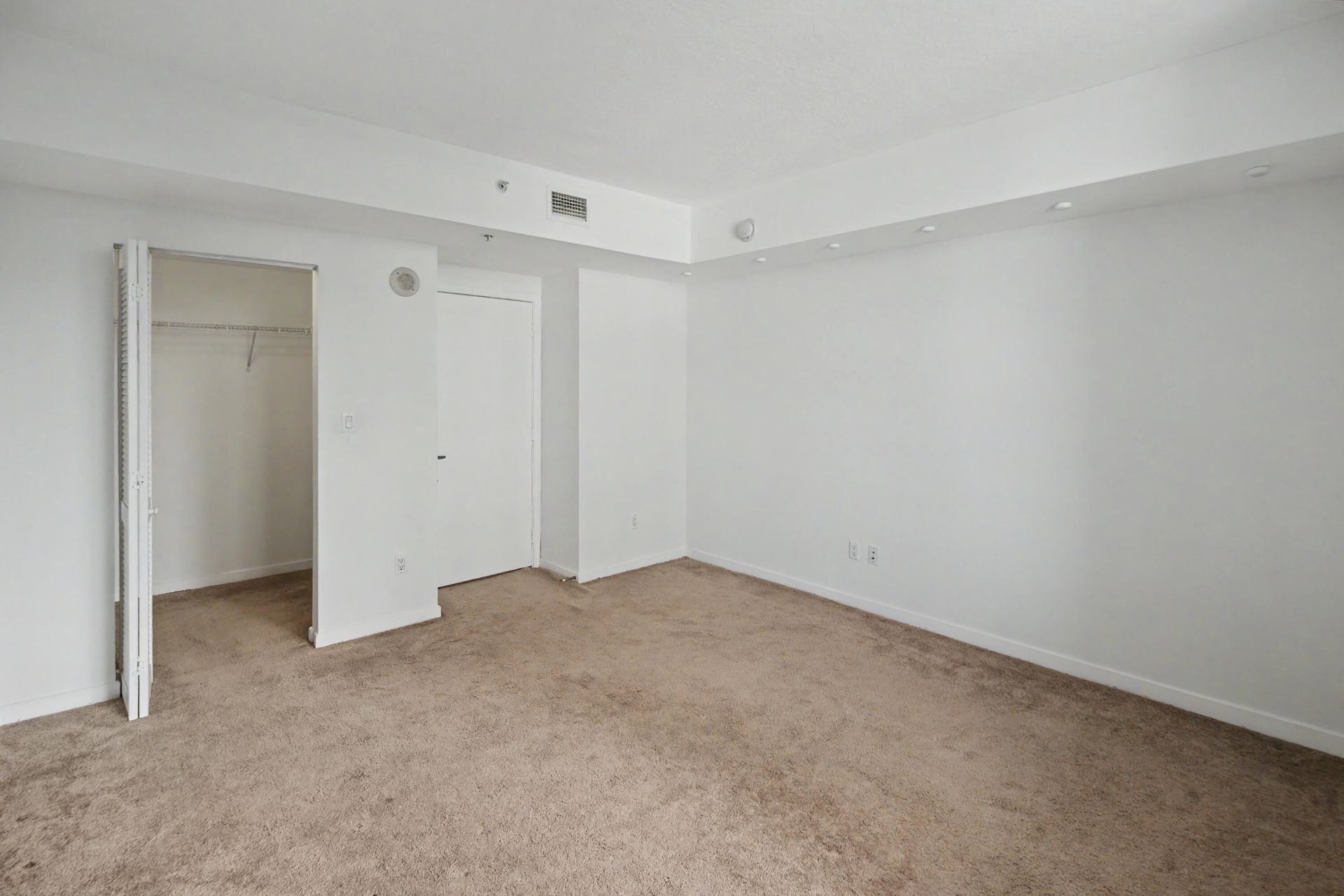 335 S Biscayne Boulevard, Unit 1002, Miami, FL 33131 Photo
